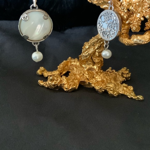 Beautiful Earrings - Picture 3 of 4